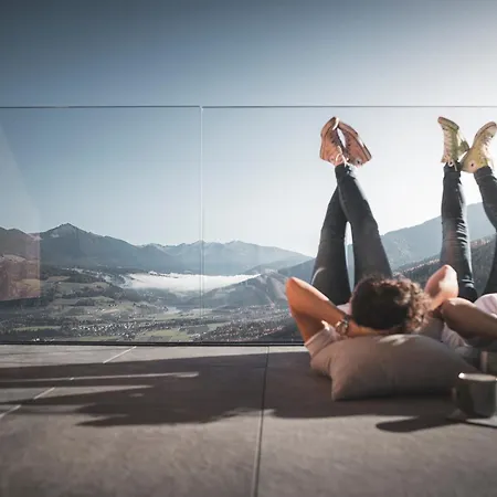 Kronplatz-resort Zirm ホテル 4*